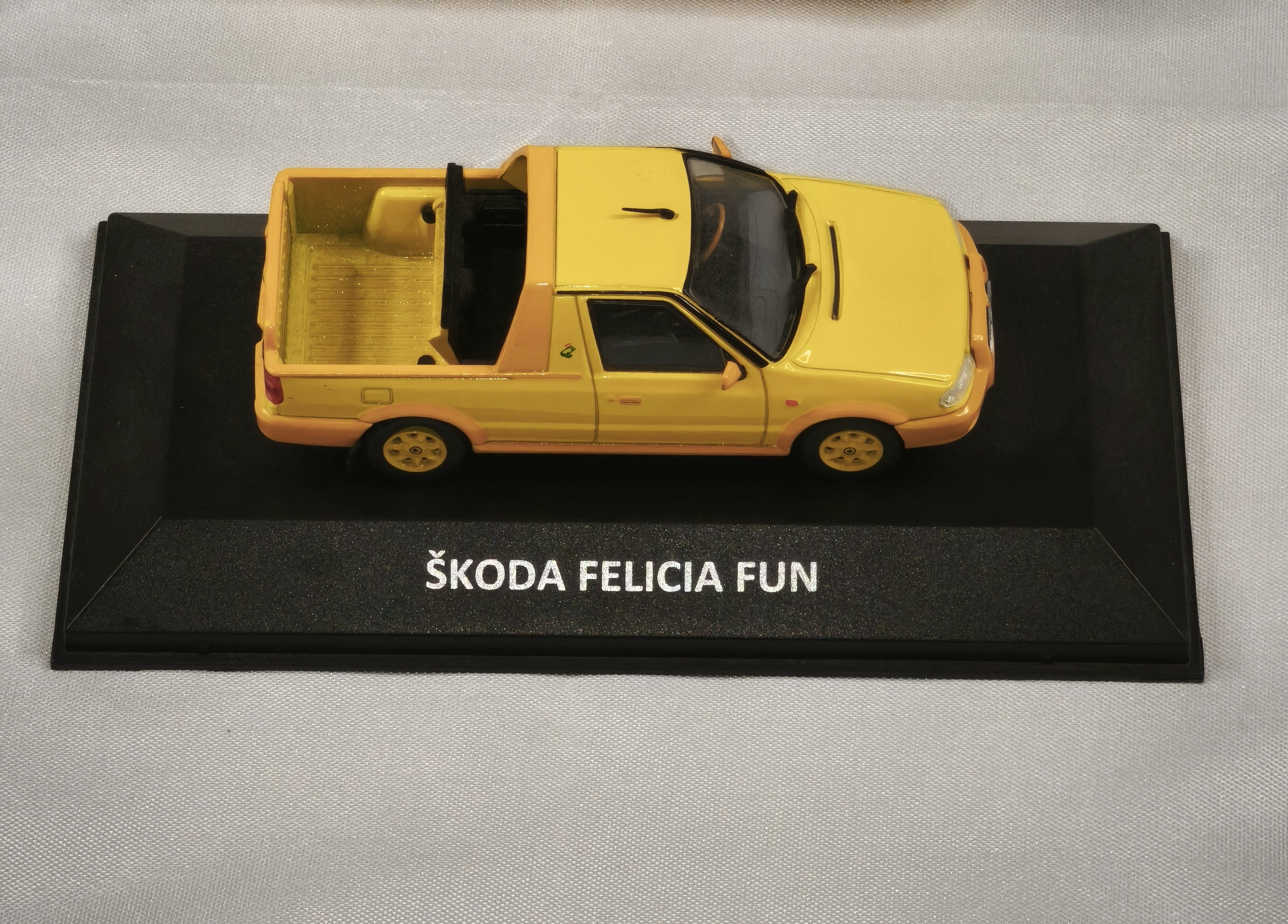Felicia Fun Kožené doplňky