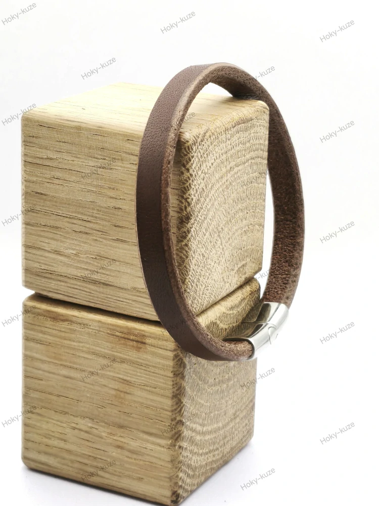 Kožený náramek UNISEX 0,8 mm hnědý